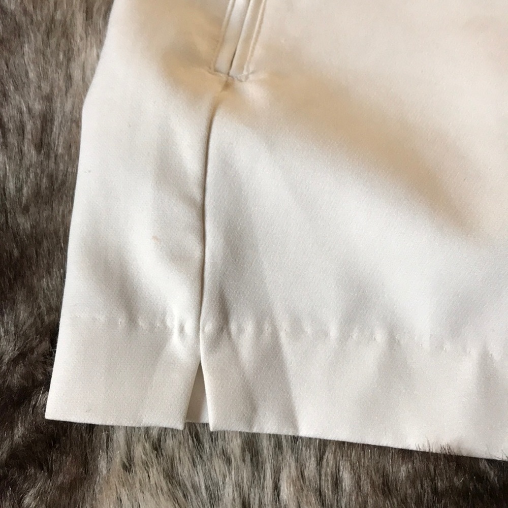 Off White Basic Summer Shorts - Picture 3 of 4